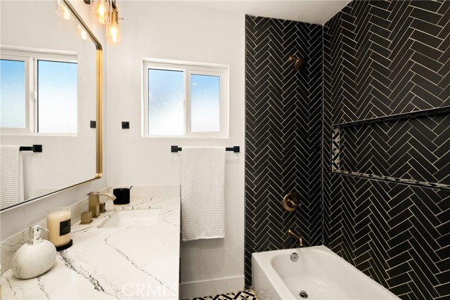 MLS #IV25215778 image #24