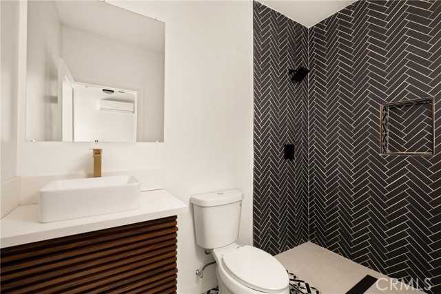 MLS #IV25215778 image #36