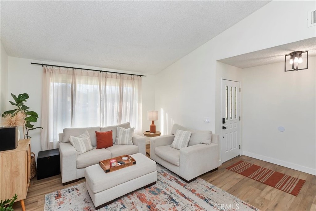 MLS #IV25215866 image #11