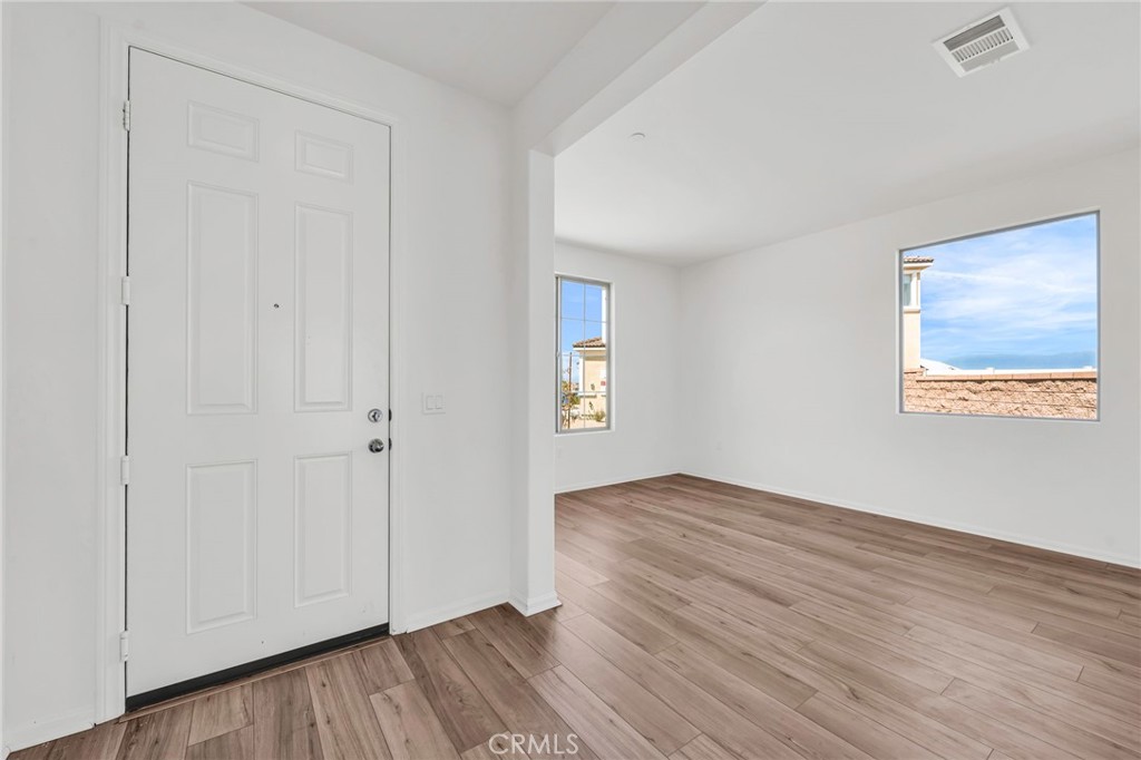 MLS #IV25216206 image #4