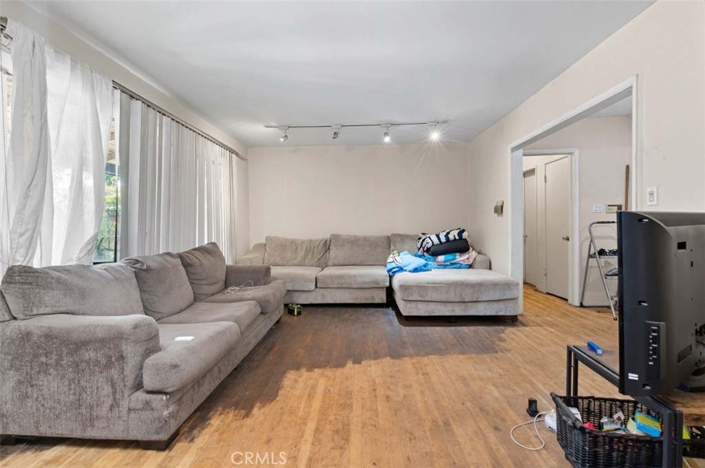 MLS #IV25217541 image #20