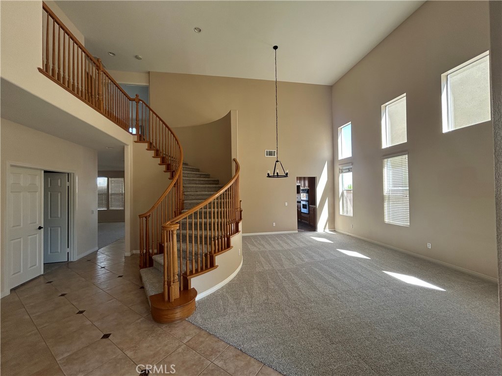 MLS #IV25218801 image #2