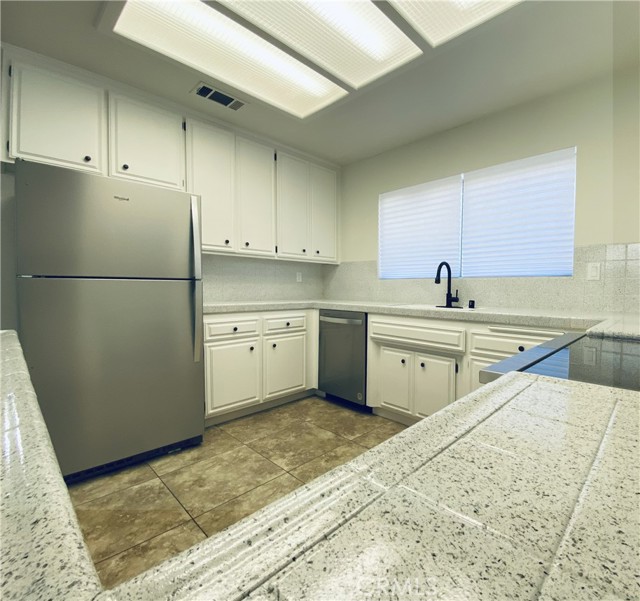 MLS #IV25221759 image #11