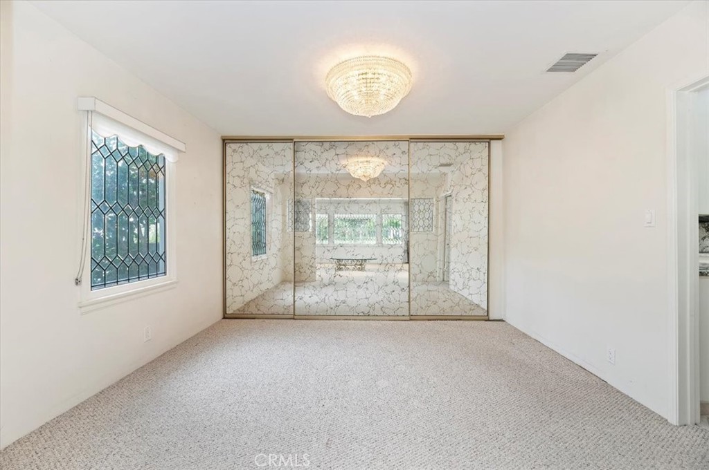 MLS #IV25223481 image #17