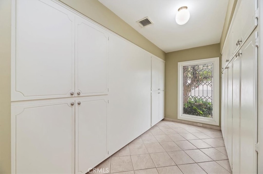 MLS #IV25223481 image #23