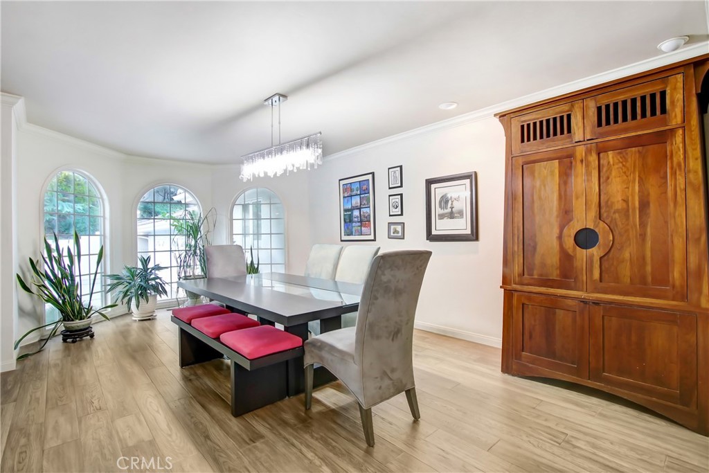 MLS #IV25223574 image #10