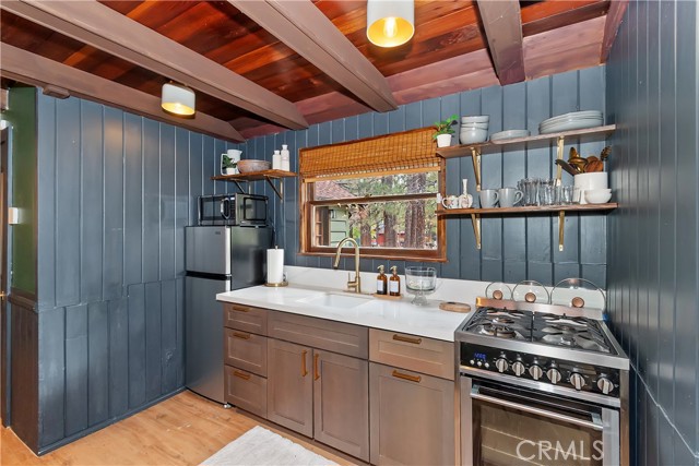 MLS #IV25224057 image #10