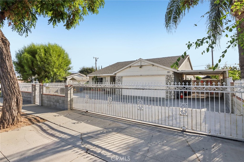 MLS #IV25224380 image #1