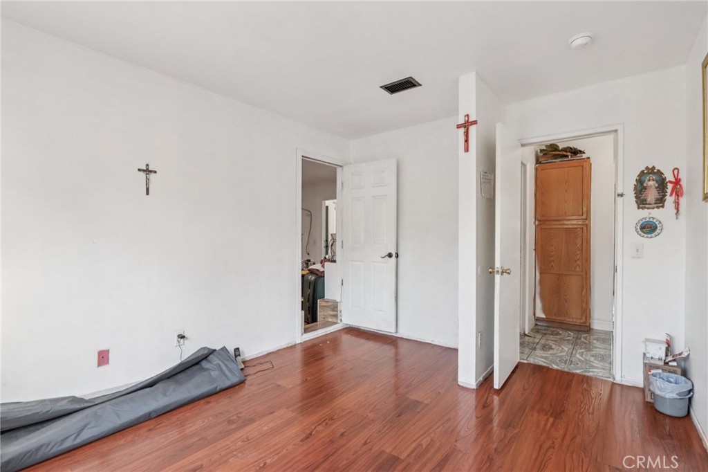 MLS #IV25224380 image #24