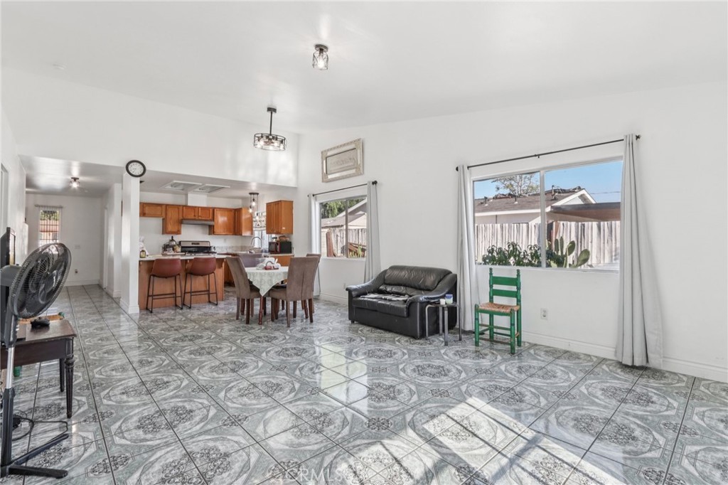 MLS #IV25224380 image #8