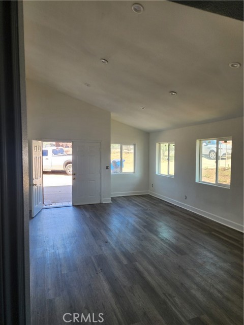 MLS #IV25225210 image #8