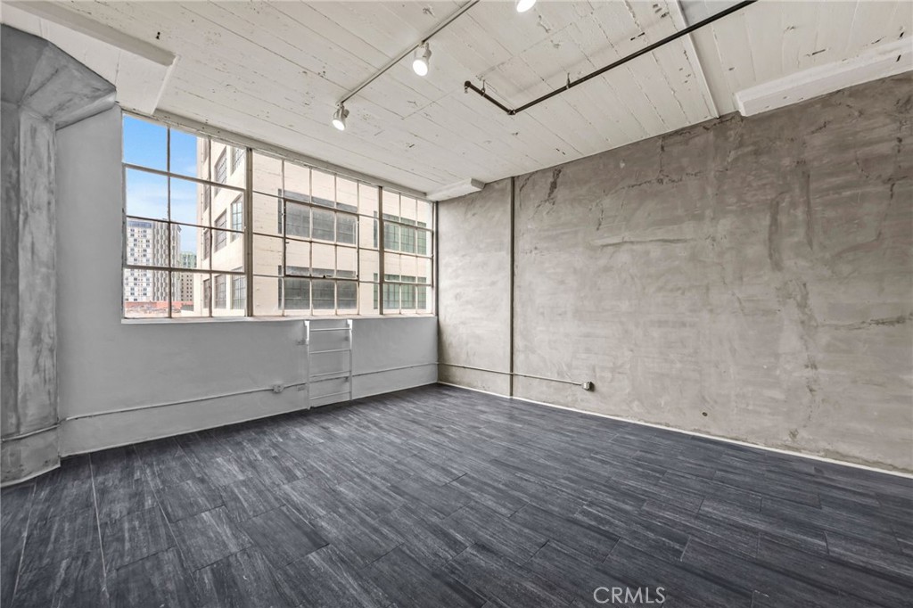 MLS #IV25226468 image #9