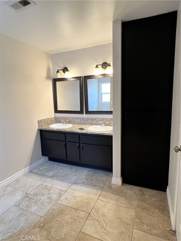 MLS #IV25228601 image #10