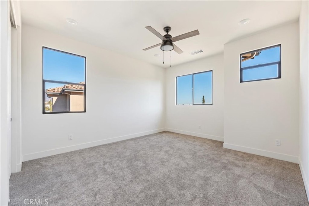 MLS #IV25231703 image #23