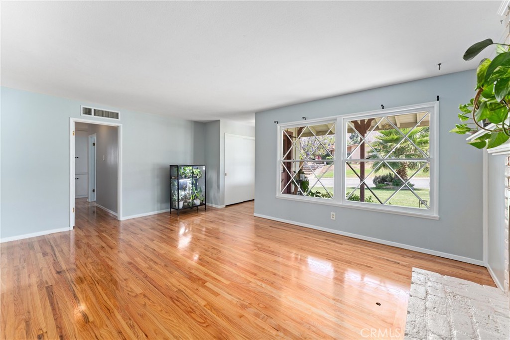 MLS #IV25232134 image #12