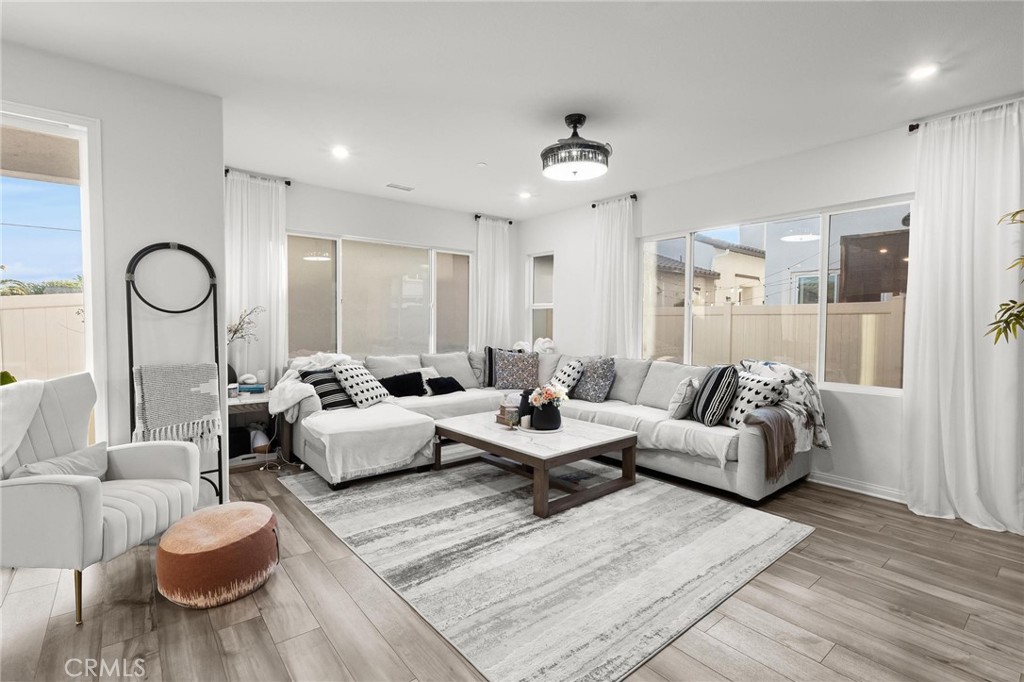 MLS #IV25236868 image #4