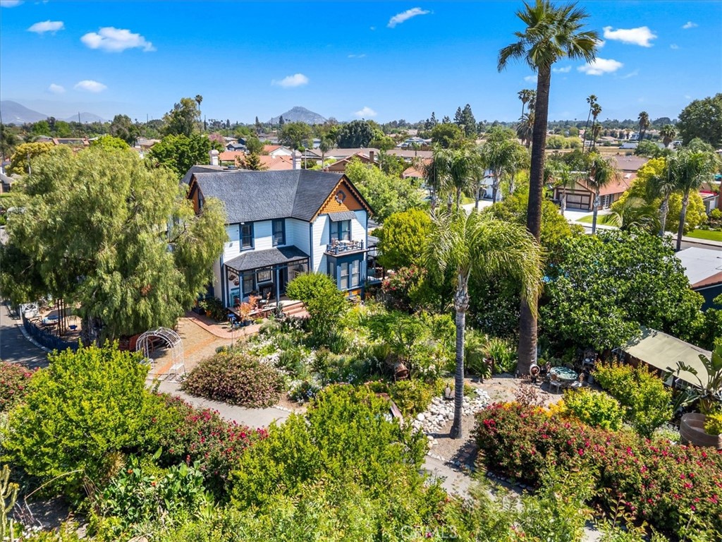 MLS #IV25240896 image #0