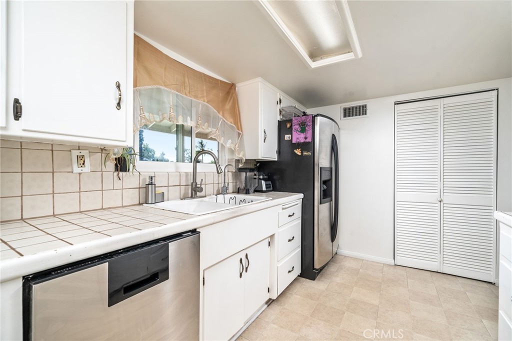 MLS #IV25242326 image #12