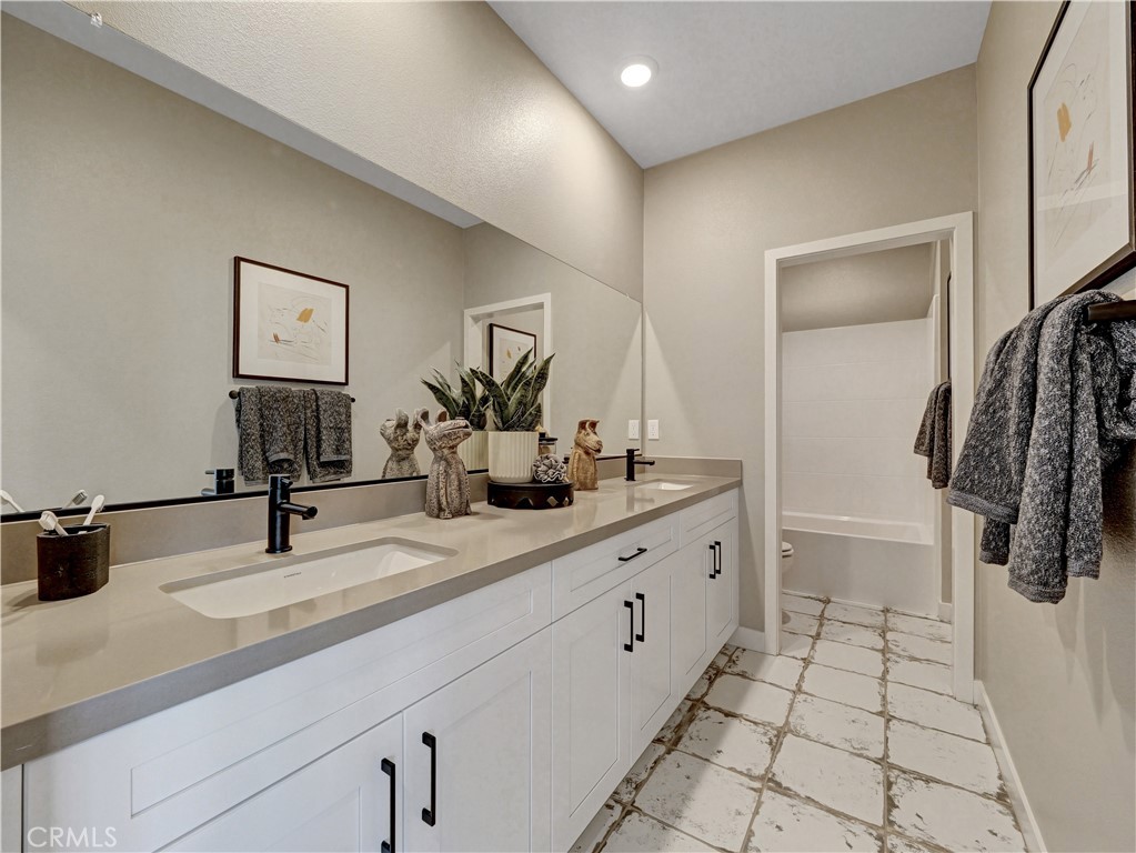 MLS #IV25242830 image #16