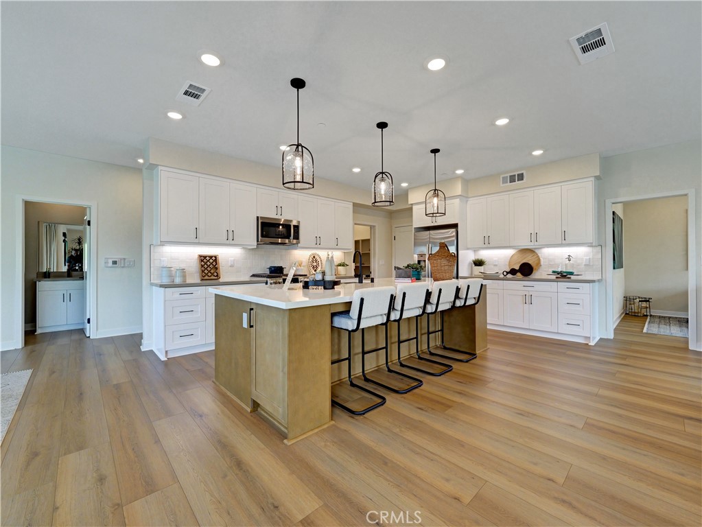 MLS #IV25242830 image #2