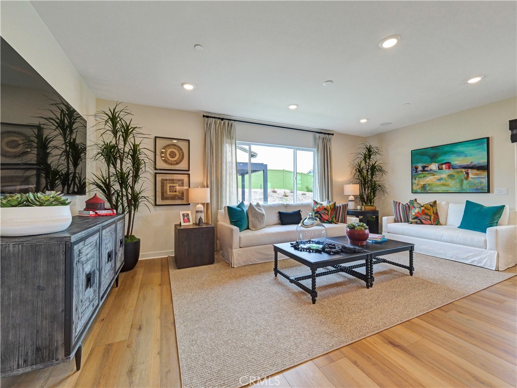 MLS #IV25242830 image #3