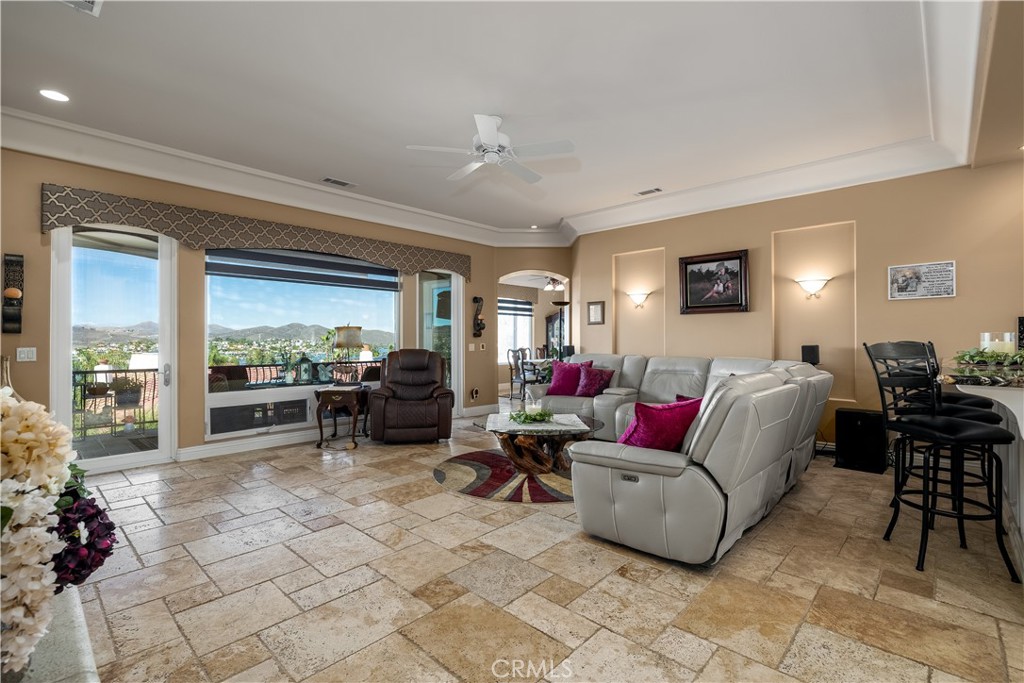 MLS #IV25243996 image #2