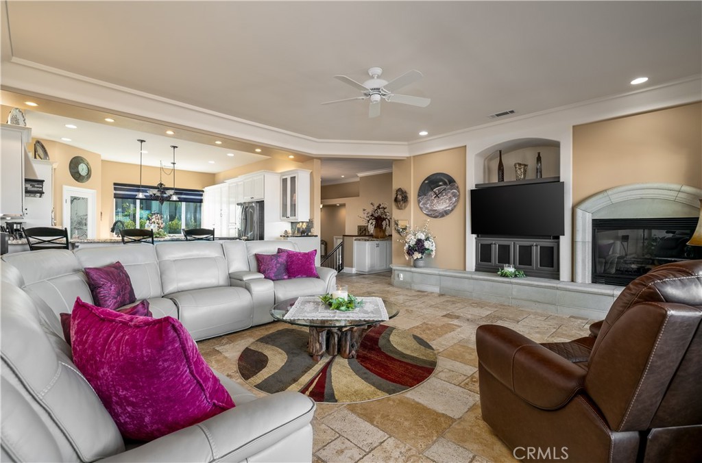 MLS #IV25243996 image #5