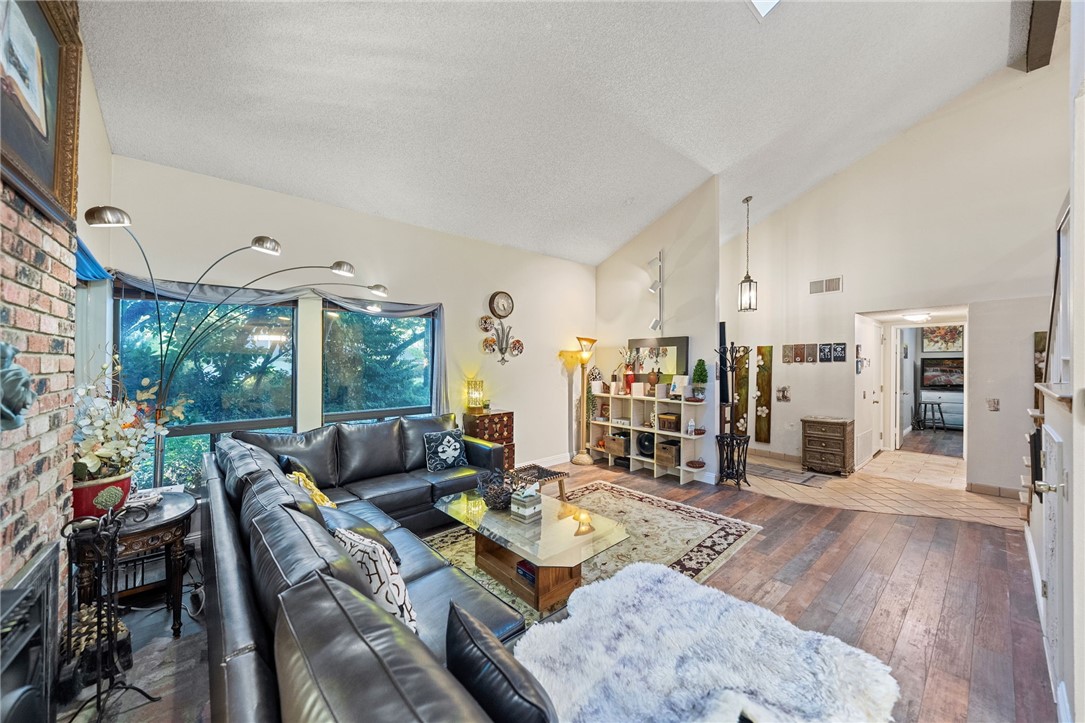 MLS #IV25244084 image #9