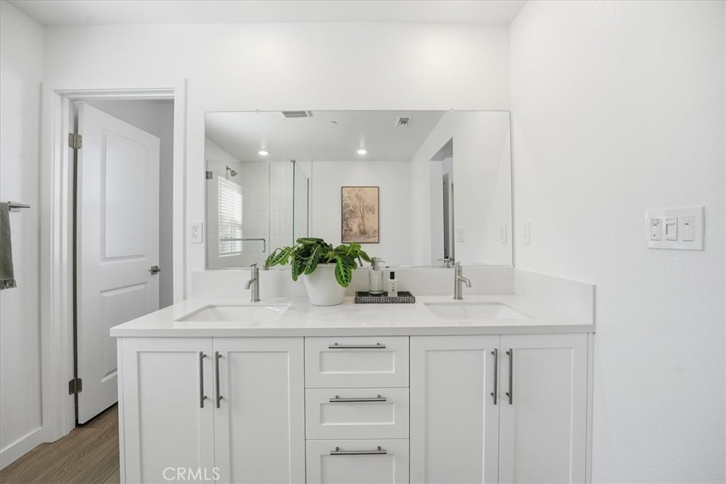 MLS #IV25247191 image #30