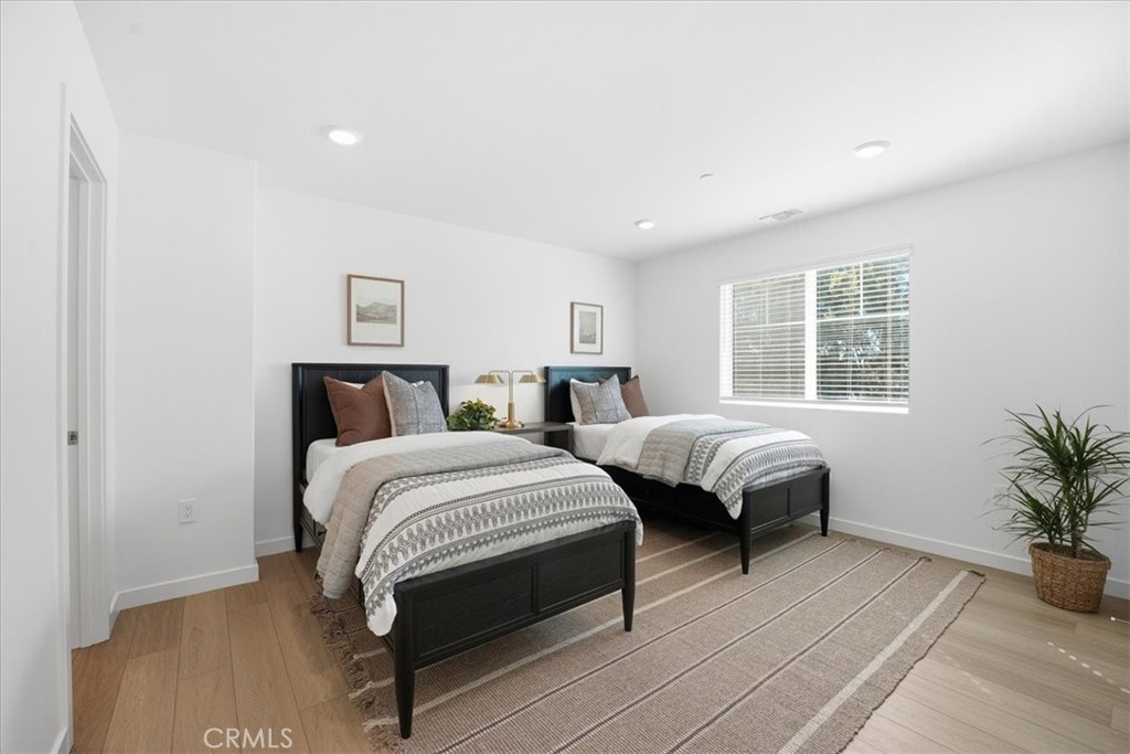 MLS #IV25247191 image #37