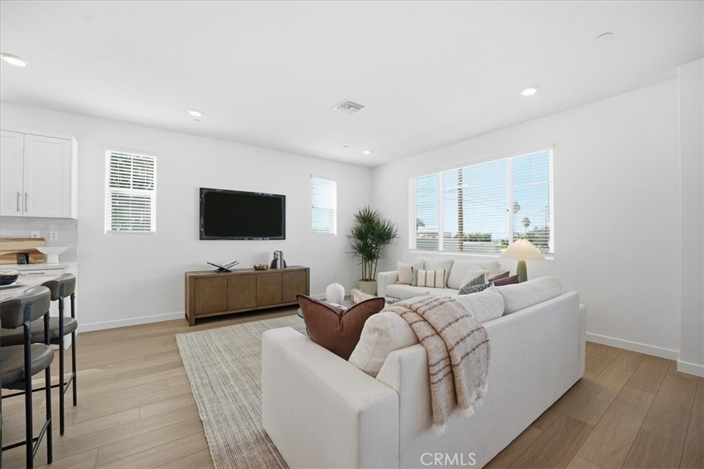 MLS #IV25247191 image #8