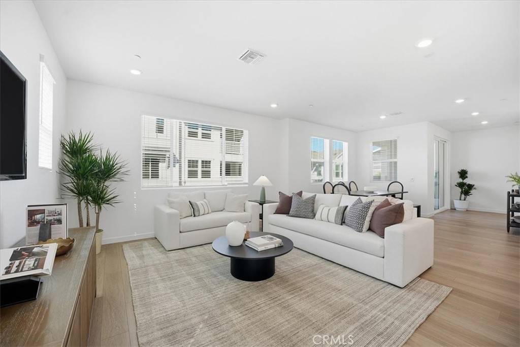 MLS #IV25247191 image #9