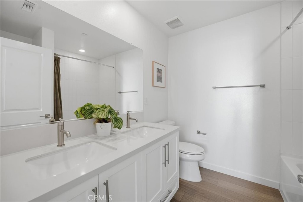 MLS #IV25247210 image #31