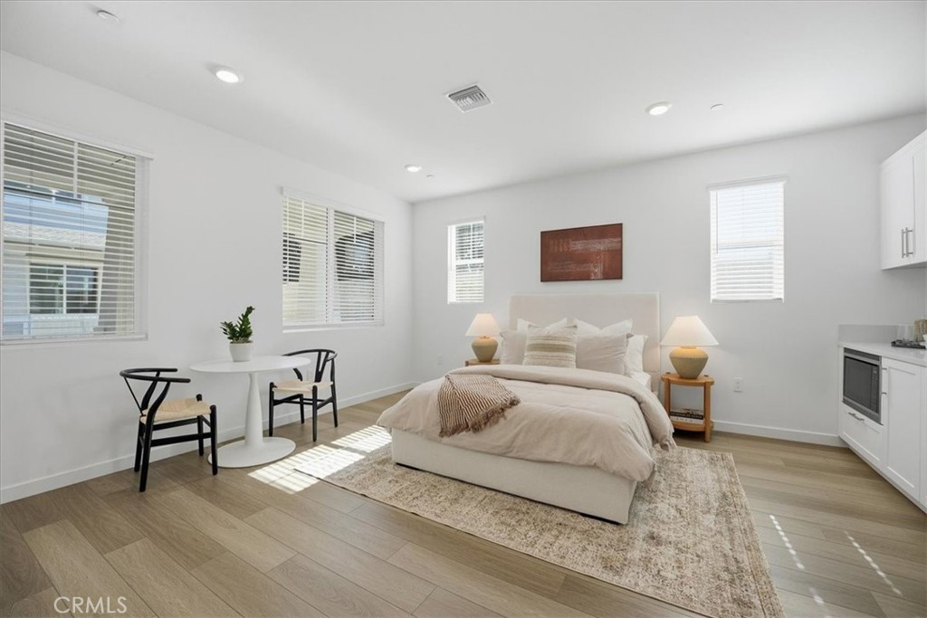 MLS #IV25247210 image #6