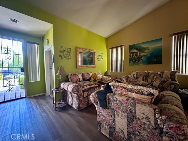 MLS #IV25247503 image #1