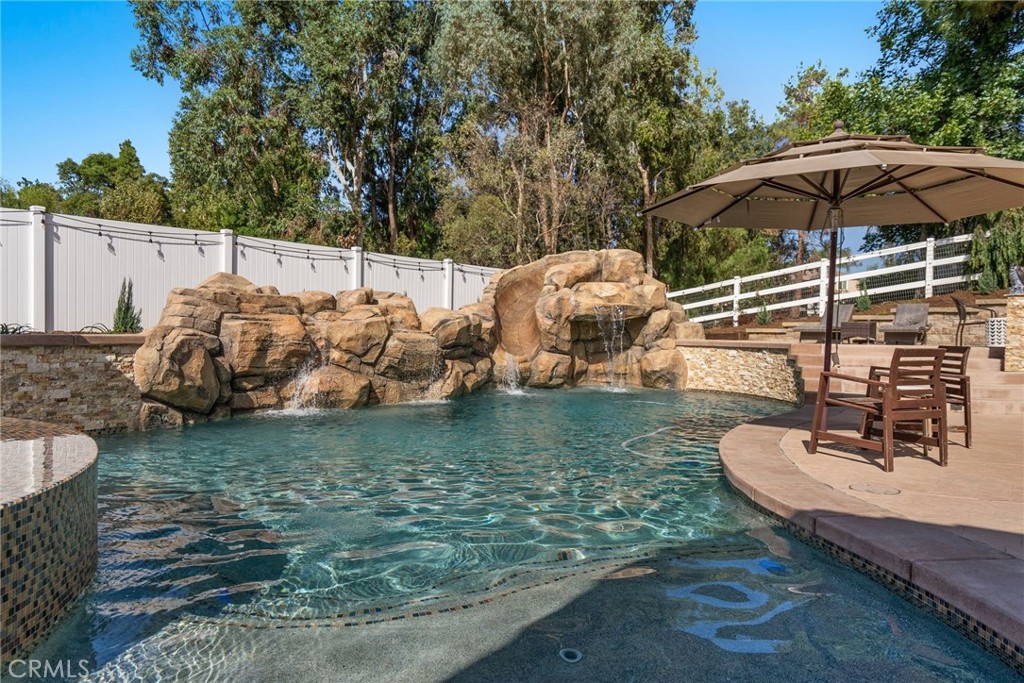 MLS #IV25247919 image #1