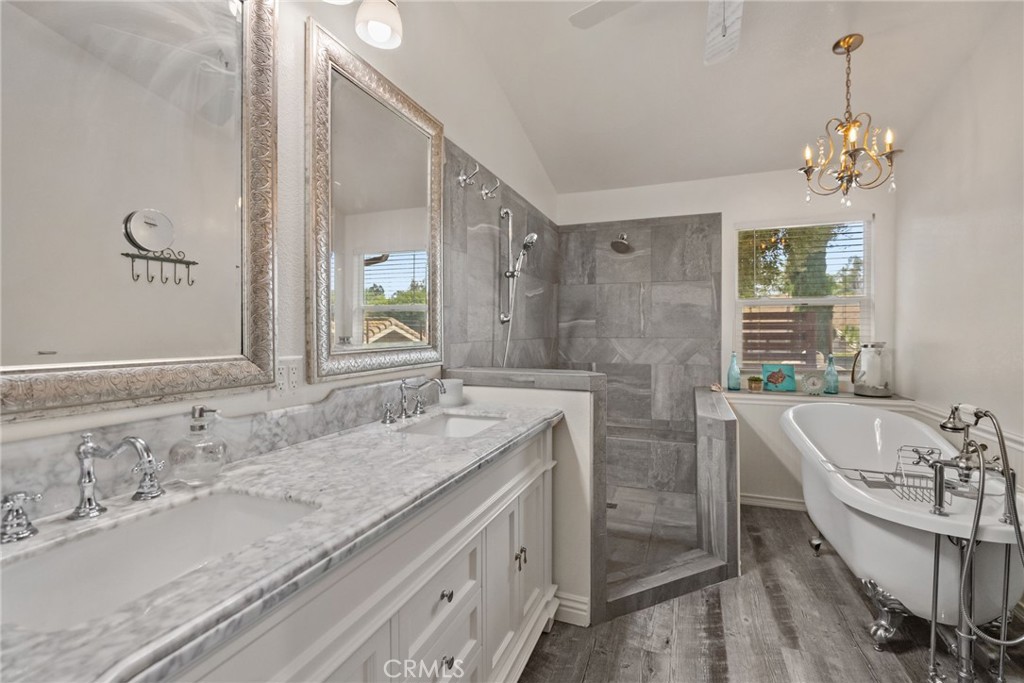 MLS #IV25247919 image #23