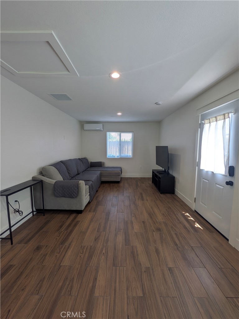 MLS #IV25251682 image #1