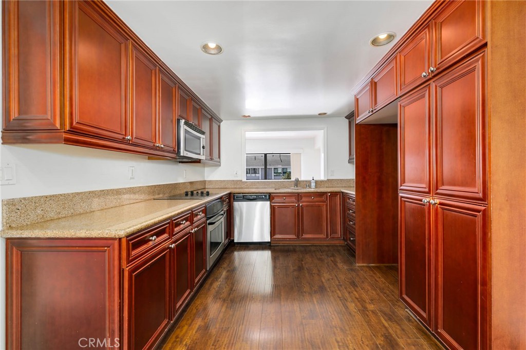 MLS #IV25252572 image #11