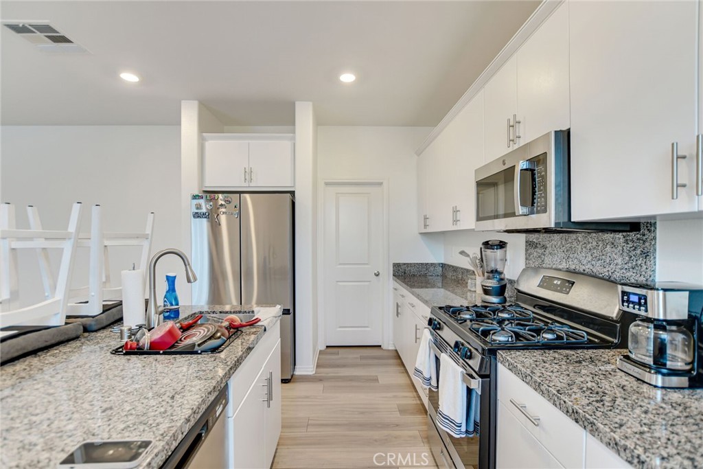 MLS #IV25252899 image #15