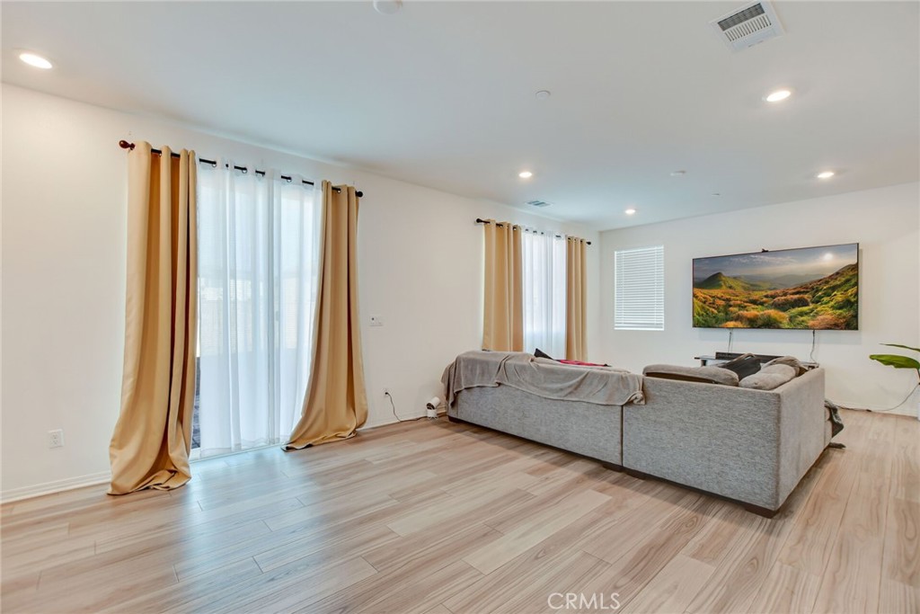 MLS #IV25252899 image #5