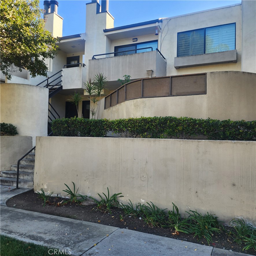 MLS #IV25255815 image #0