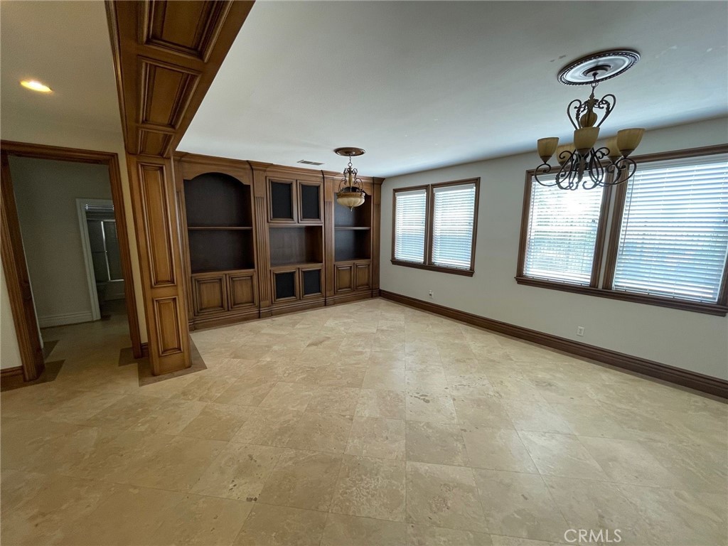 MLS #IV25257204 image #2