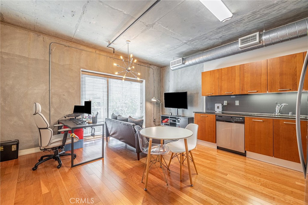 MLS #IV25259809 image #2