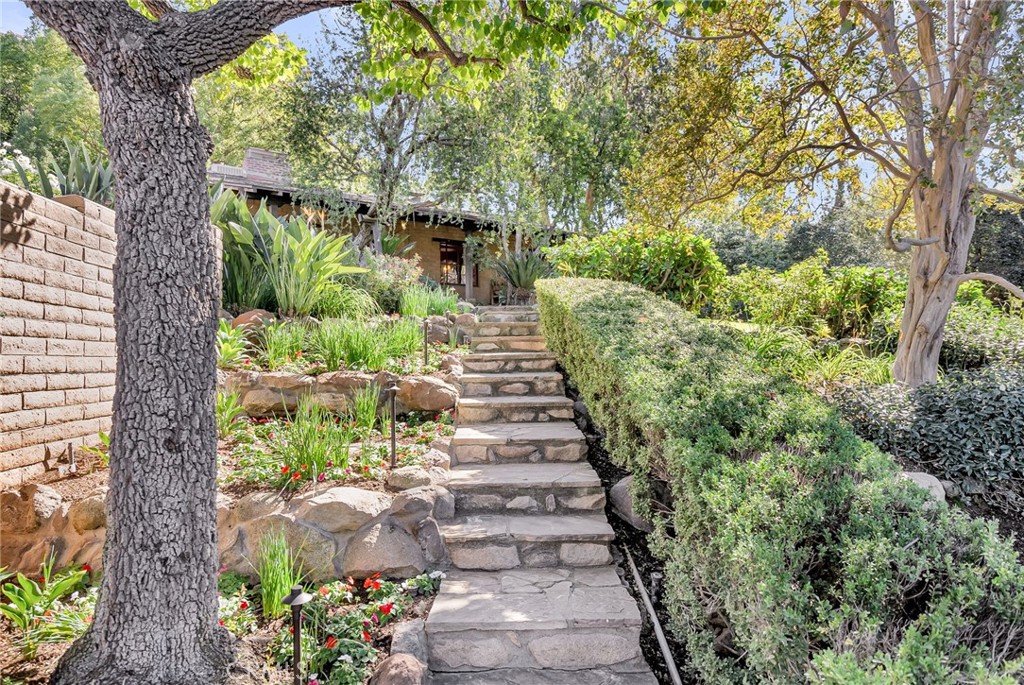 MLS #IV25260007 image #3