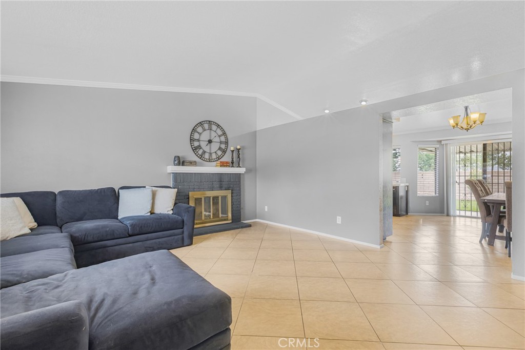 MLS #IV25260383 image #5