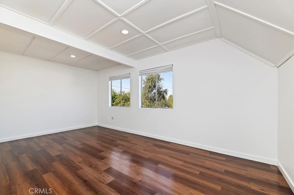 MLS #IV25261211 image #32