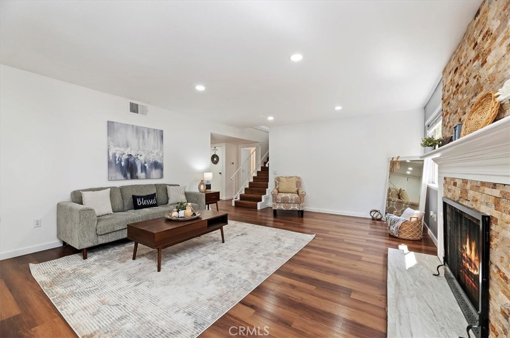 MLS #IV25261211 image #6