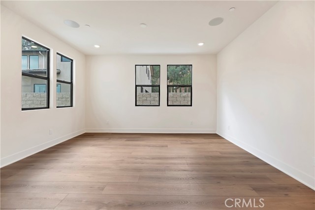 MLS #IV25265340 image #9