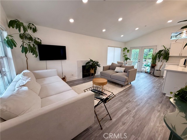 MLS #IV25265910 image #2